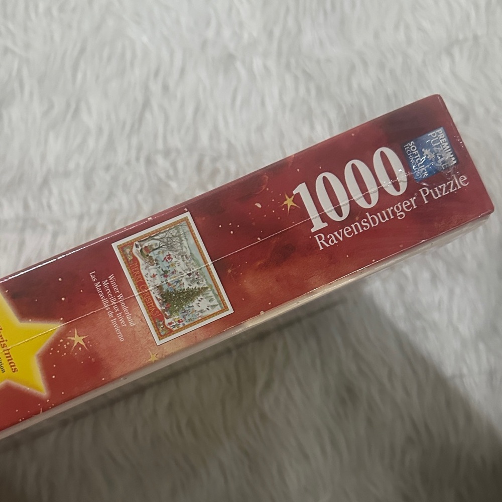Ravensburger Merry Christmas Puzzle - Red and Green - Picture 3 of 3